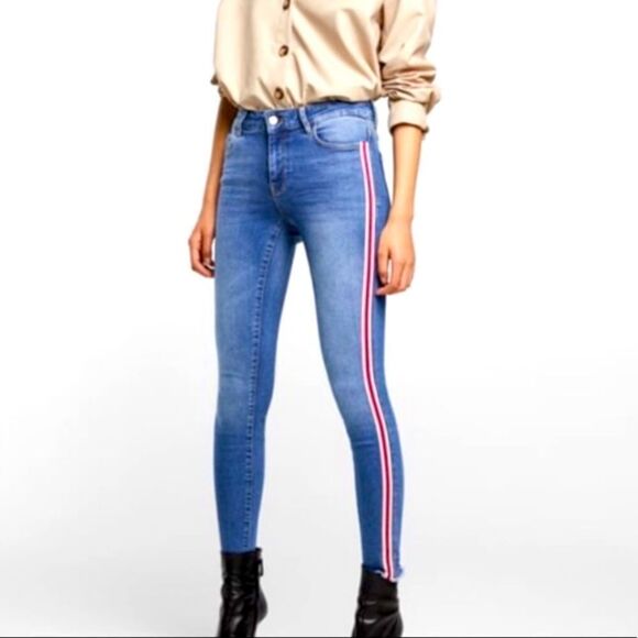 Zara Basic Denim Skinny Frayed Jeans W White & Red Stripe down Sides 2 - Picture 1 of 9